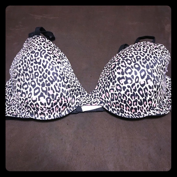 PINK Victoria's Secret Other - Good condition leopard print VS pink bra